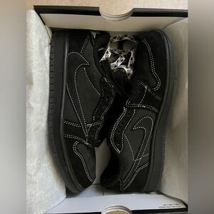 Travis Scott Jordan 1 Low Phantoms